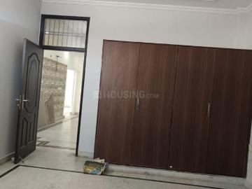 2 BHK Apartment in Paschim Vihar for rent New Delhi. The reference number is 20392205