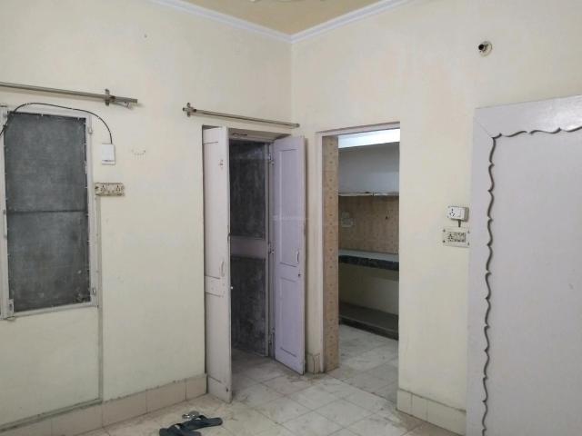 2 BHK Apartment in Paschim Vihar for rent New Delhi. The reference number is 21358333
