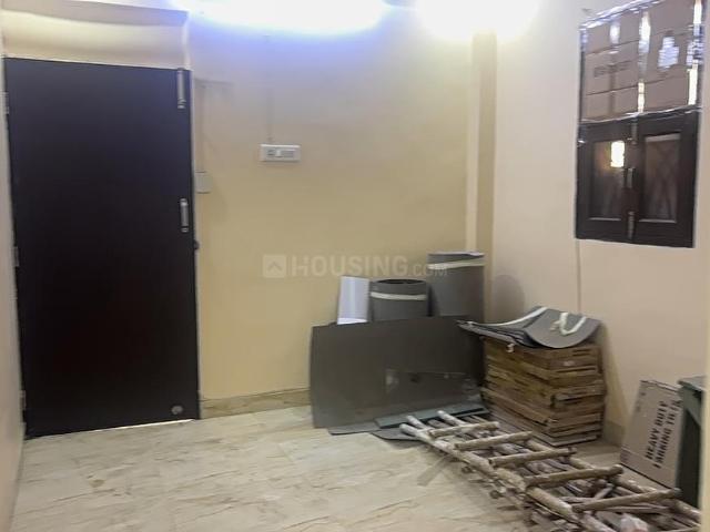2 BHK Apartment in Paschim Vihar for resale New Delhi. The reference number is 17338811
