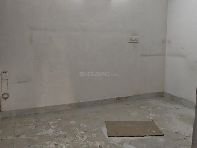2 BHK Apartment in Paschim Vihar for resale New Delhi. The reference number is 19084678
