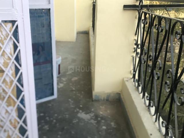 2 BHK Apartment in Paschim Vihar for resale New Delhi. The reference number is 19250596