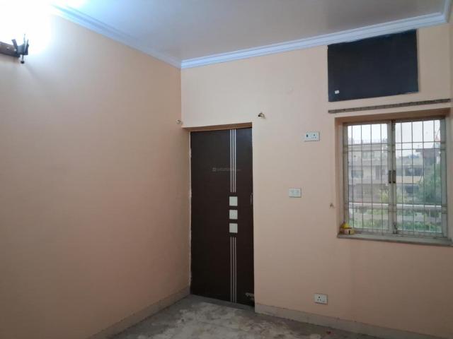 2 BHK Apartment in Paschim Vihar for resale New Delhi. The reference number is 19852261