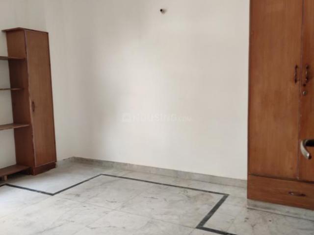 2 BHK Apartment in Paschim Vihar for resale New Delhi. The reference number is 20050475