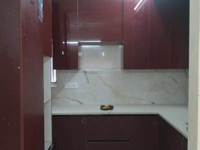 2 BHK Apartment in Paschim Vihar for resale New Delhi. The reference number is 20988140