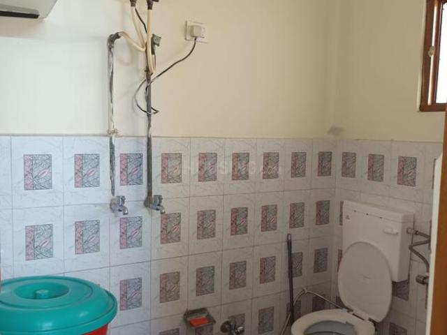 2 BHK Apartment in Paschim Vihar for resale New Delhi. The reference number is 21156043
