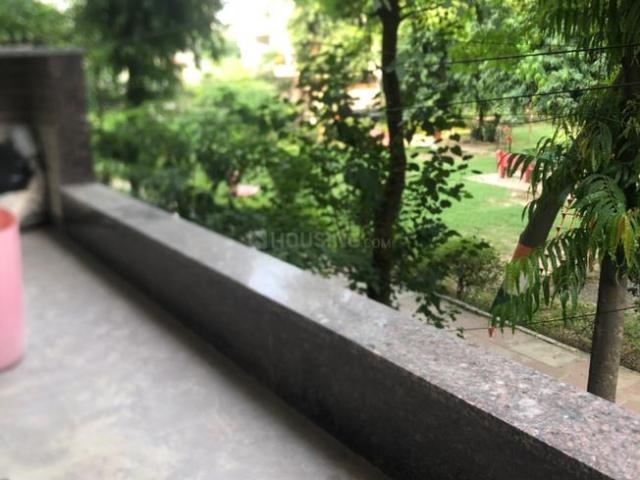 2 BHK Apartment in Paschim Vihar for resale New Delhi. The reference number is 21158074