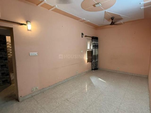 2 BHK Apartment in Paschim Vihar for resale New Delhi. The reference number is 21363721