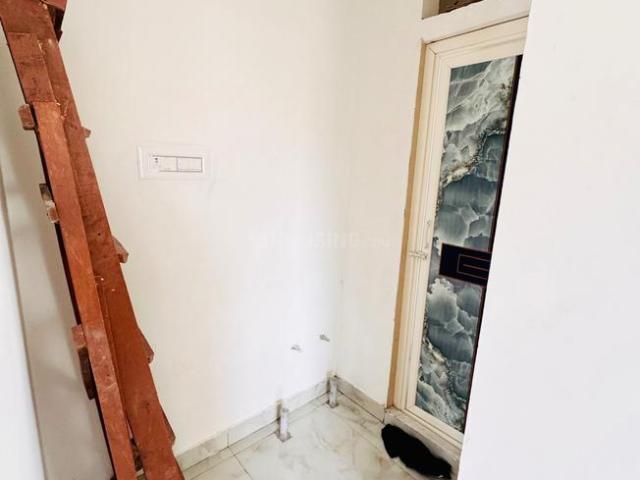 2 BHK Apartment in Paschim Barisha for rent Kolkata. The reference number is 20702953