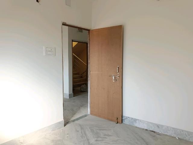 2 BHK Apartment in Paschim Barisha for resale Kolkata. The reference number is 18663010