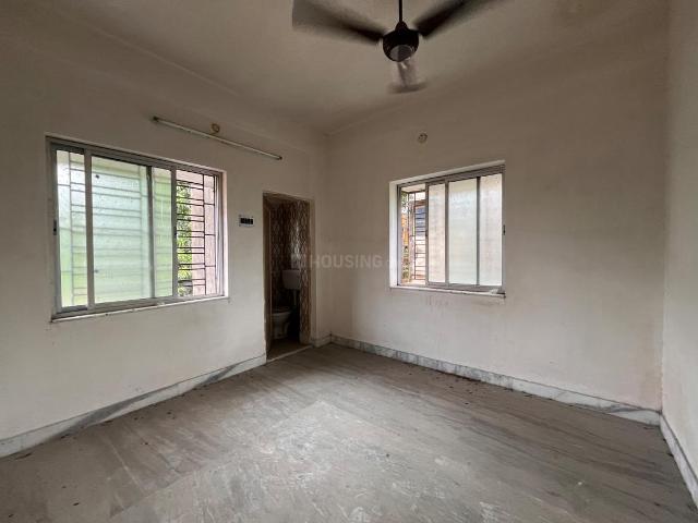 2 BHK Apartment in Paschim Putiary for resale Kolkata. The reference number is 18778667