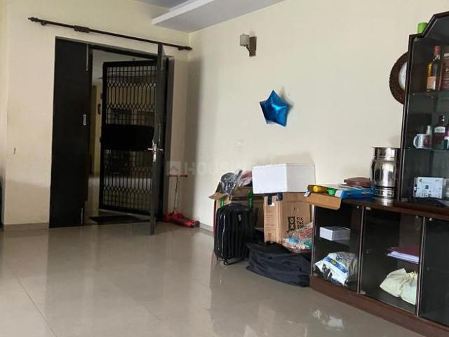 2 BHK Apartment in Phase 2 for rent Noida. The reference number is 19879980