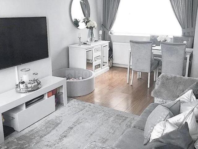 2 BHK Apartment in Phase 2 for resale Noida. The reference number is 19419974