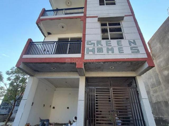 2 BHK Apartment in Phase 2 for resale Noida. The reference number is 20264361