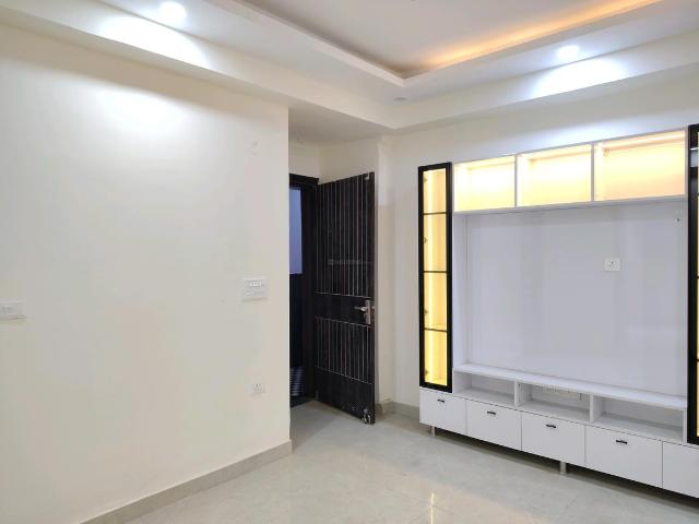 2 BHK Apartment in Phi IV for resale Greater Noida. The reference number is 21097141