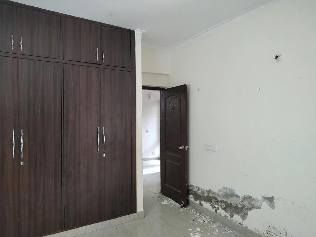 2 BHK Apartment in Phi II for rent Greater Noida. The reference number is 20014826