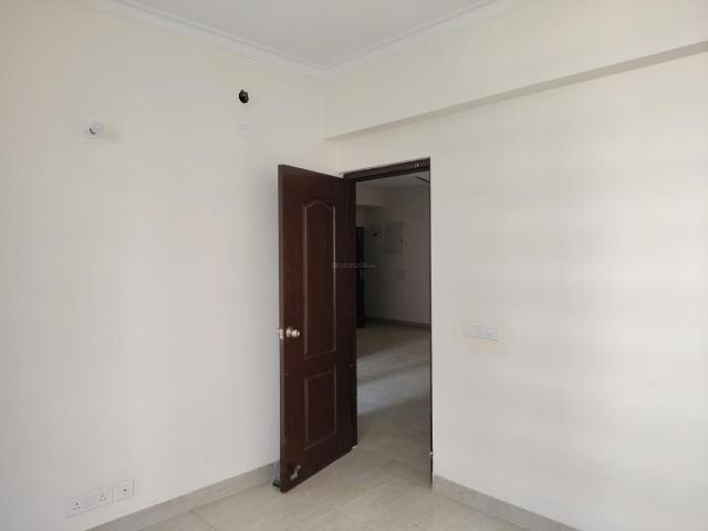 2 BHK Apartment in Phi II for rent Greater Noida. The reference number is 20015207