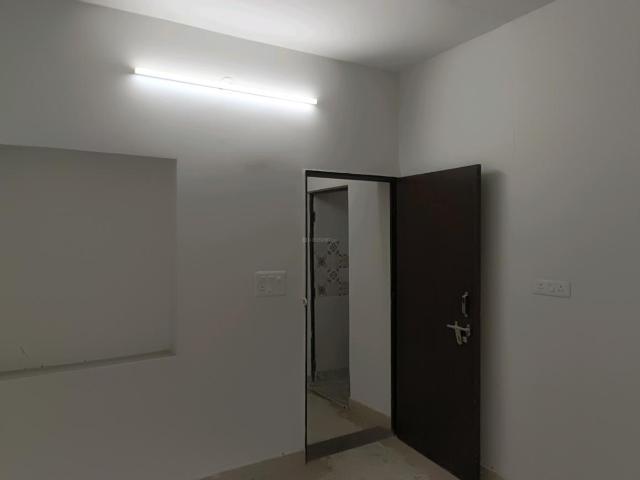 2 BHK Apartment in Pitampura for rent New Delhi. The reference number is 20717059