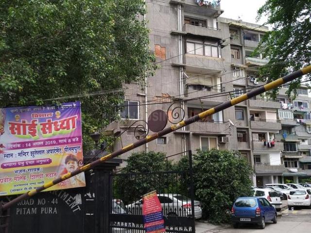 2 BHK Apartment in Pitampura for resale New Delhi. The reference number is 20987443