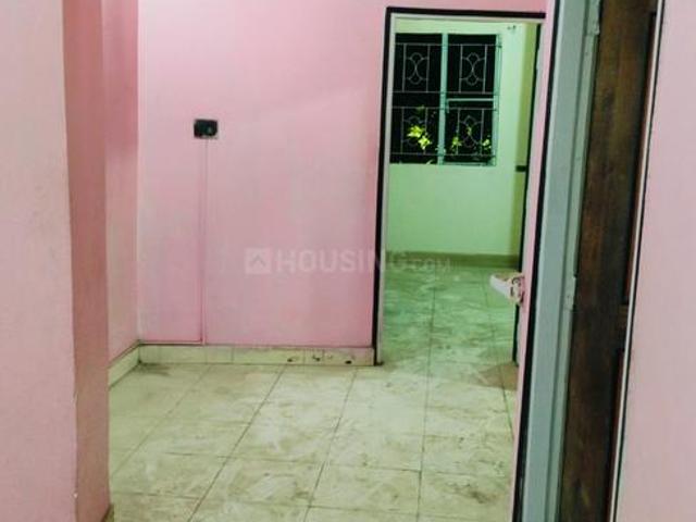 2 BHK Apartment in Picnic Garden for rent Kolkata. The reference number is 17058946