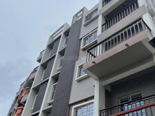 2 BHK Apartment in Picnic Garden for rent Kolkata. The reference number is 17976632