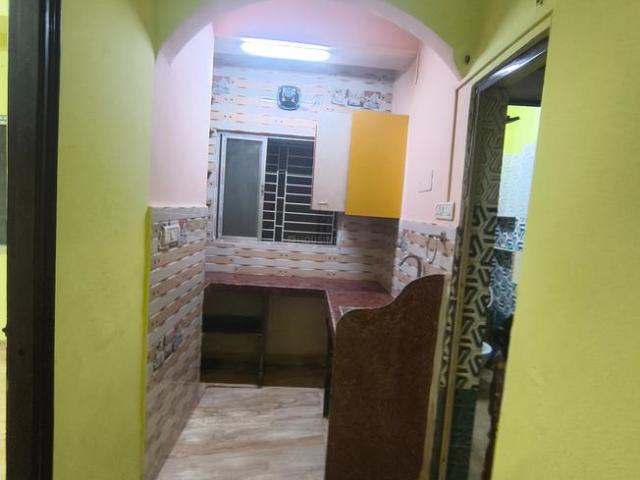 2 BHK Apartment in Picnic Garden for rent Kolkata. The reference number is 18552849