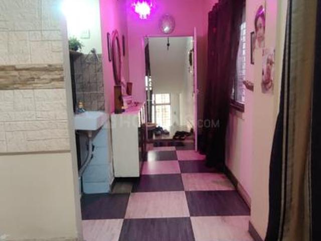 2 BHK Apartment in Picnic Garden for rent Kolkata. The reference number is 19078400