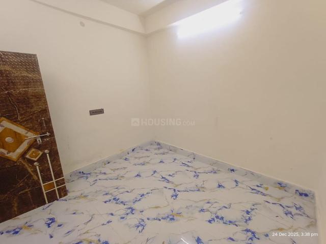 2 BHK Apartment in Picnic Garden for rent Kolkata. The reference number is 19128444