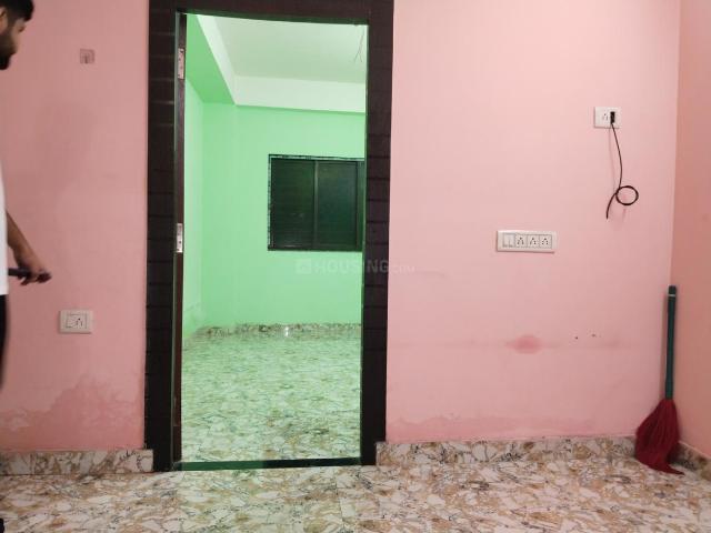 2 BHK Apartment in Picnic Garden for rent Kolkata. The reference number is 20074607
