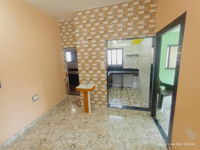 2 BHK Apartment in Picnic Garden for rent Kolkata. The reference number is 20196092