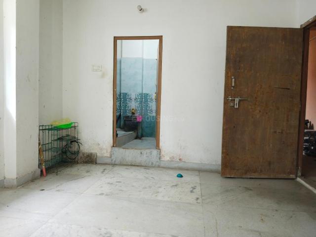 2 BHK Apartment in Picnic Garden for rent Kolkata. The reference number is 20686928
