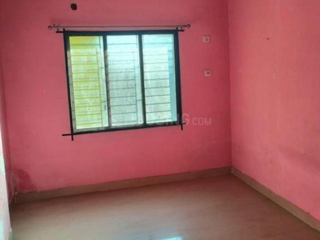 2 BHK Apartment in Picnic Garden for rent Kolkata. The reference number is 20763990