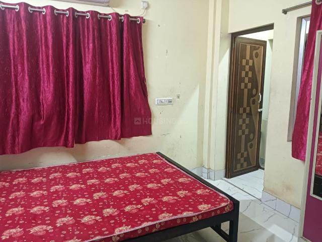 2 BHK Apartment in Picnic Garden for rent Kolkata. The reference number is 20915383
