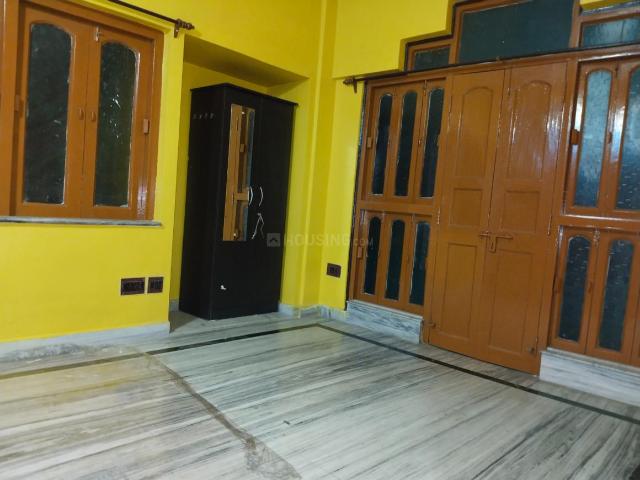 2 BHK Apartment in Picnic Garden for rent Kolkata. The reference number is 21163635