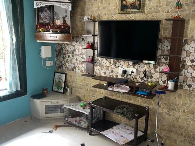 2 BHK Apartment in Prabhadevi for resale Mumbai. The reference number is 21042926