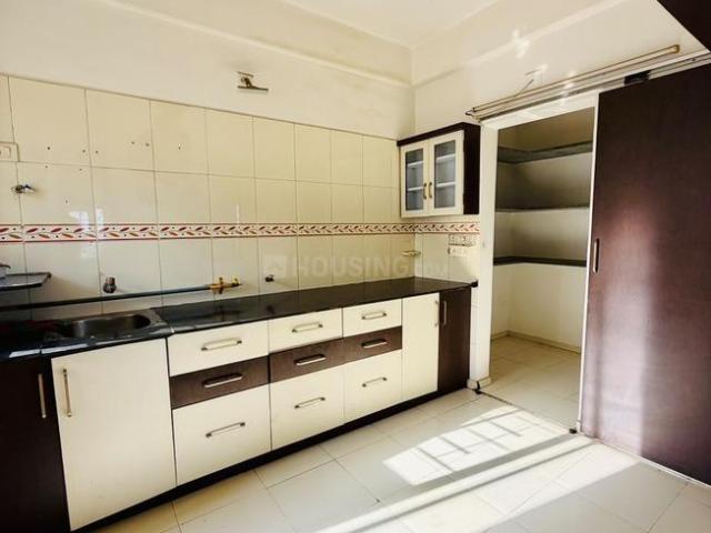 2 BHK Apartment in Prahlad Nagar for rent Ahmedabad. The reference number is 21108957