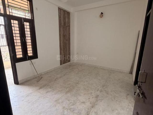 2 BHK Apartment in Pratap Vihar for rent Ghaziabad. The reference number is 21127479