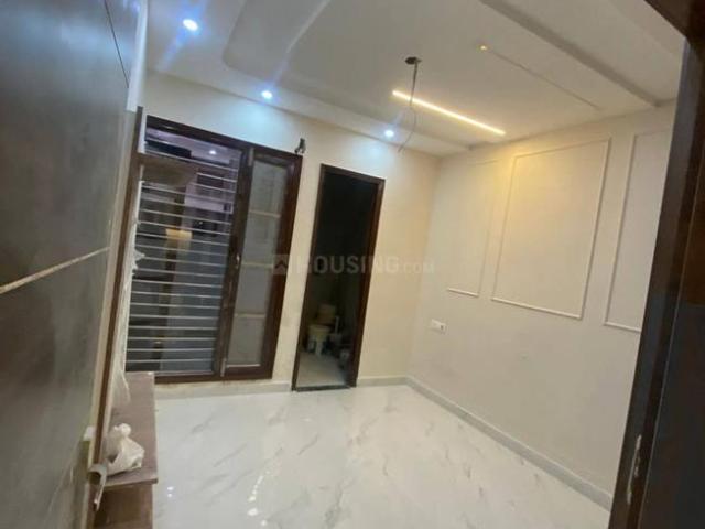 2 BHK Apartment in Preet Colony for resale Zirakpur. The reference number is 18931642