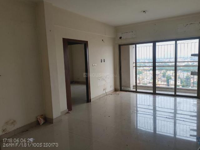 2 BHK Apartment in Prince Anwar Shah Connector for rent Kolkata. The reference number is 19415231