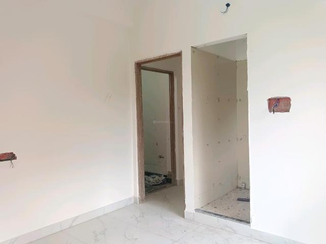 2 BHK Apartment in Purbalok for resale Kolkata. The reference number is 20096084