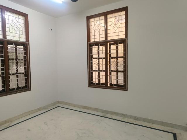 2 BHK Apartment in RMV Extension Stage 2 for rent Bengaluru. The reference number is 20637483