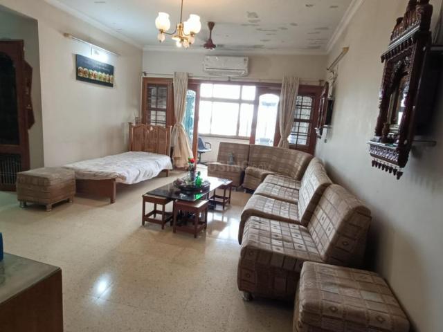 2 BHK Apartment in Race Course for rent Vadodara. The reference number is 21324791