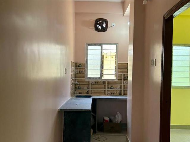 2 BHK Apartment in Rajarhat for rent Kolkata. The reference number is 21138412