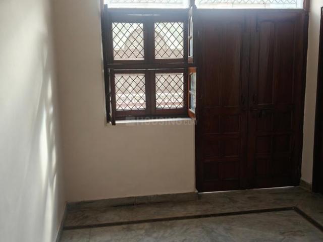 2 BHK Apartment in Rajouri Garden for rent New Delhi. The reference number is 21064820