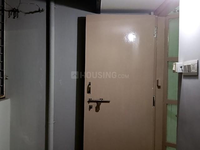 2 BHK Apartment in Ramanayapeta for rent Kakinada. The reference number is 19211050