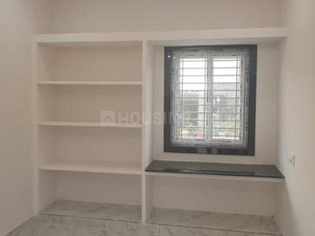 2 BHK Apartment in Ramanayapeta for rent Kakinada. The reference number is 20052217
