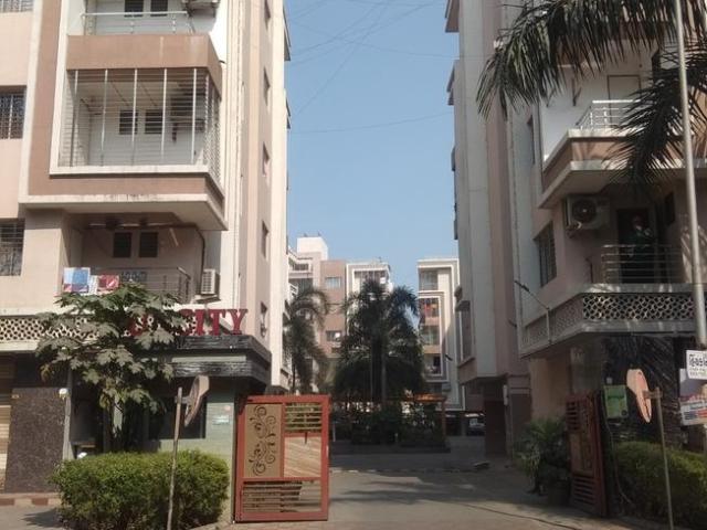 2 BHK Apartment in Rander for resale Surat. The reference number is 8856864