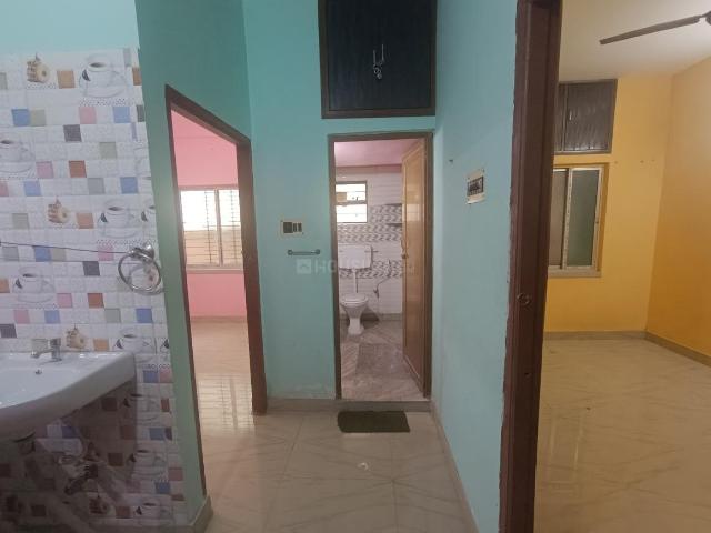 2 BHK Apartment in Regent Park for rent Kolkata. The reference number is 20714249
