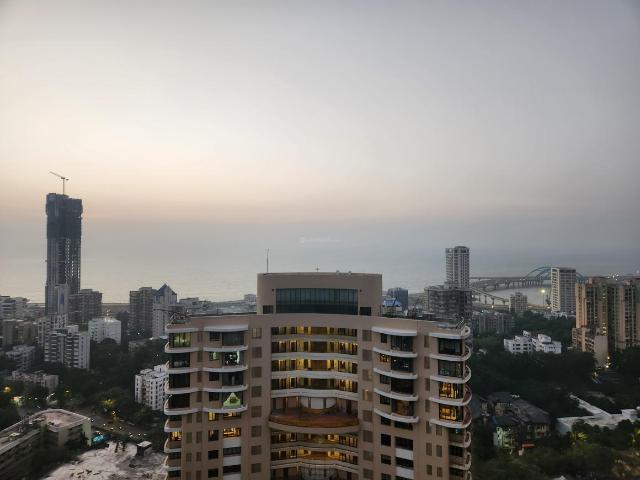2 BHK Apartment in Worli for rent Mumbai. The reference number is 18576792