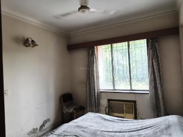 2 BHK Apartment in Watganj for resale Kolkata. The reference number is 19986532