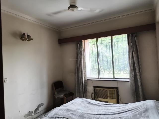 2 BHK Apartment in Watganj for resale Kolkata. The reference number is 19986532